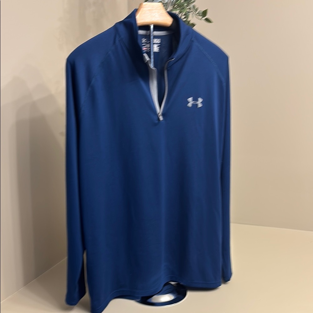 Under Armour Men's Blue long sleeve shirt heat gear